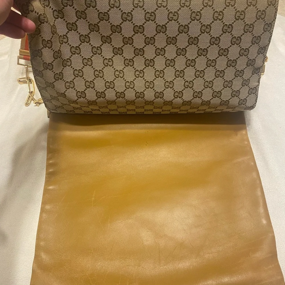 🩷 GUCCI  CROSSBODY RARE! 🩷 - Picture 10 of 16